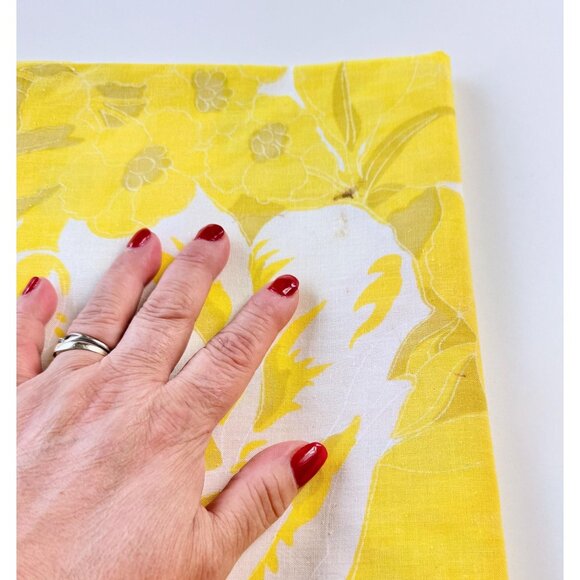 Vintage 1970s pillowcase, oversized yellow and orange flowers, groovy, single - Picture 6 of 9